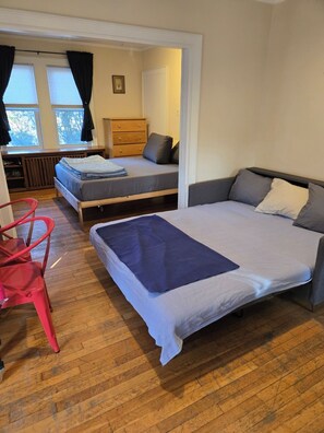 Iron/ironing board, free WiFi, bed sheets