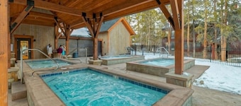 Breckenridge Condo - Quick Walk to Quicksilver Lift and Main St. (200 yards)