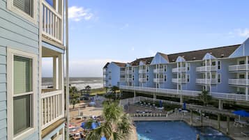 Een verwarmd zwembad