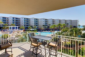 Outdoor dining - Waterscape B312 ~ Beach/Pool Views ~ Free Beach Service (Fort Walton Beach)