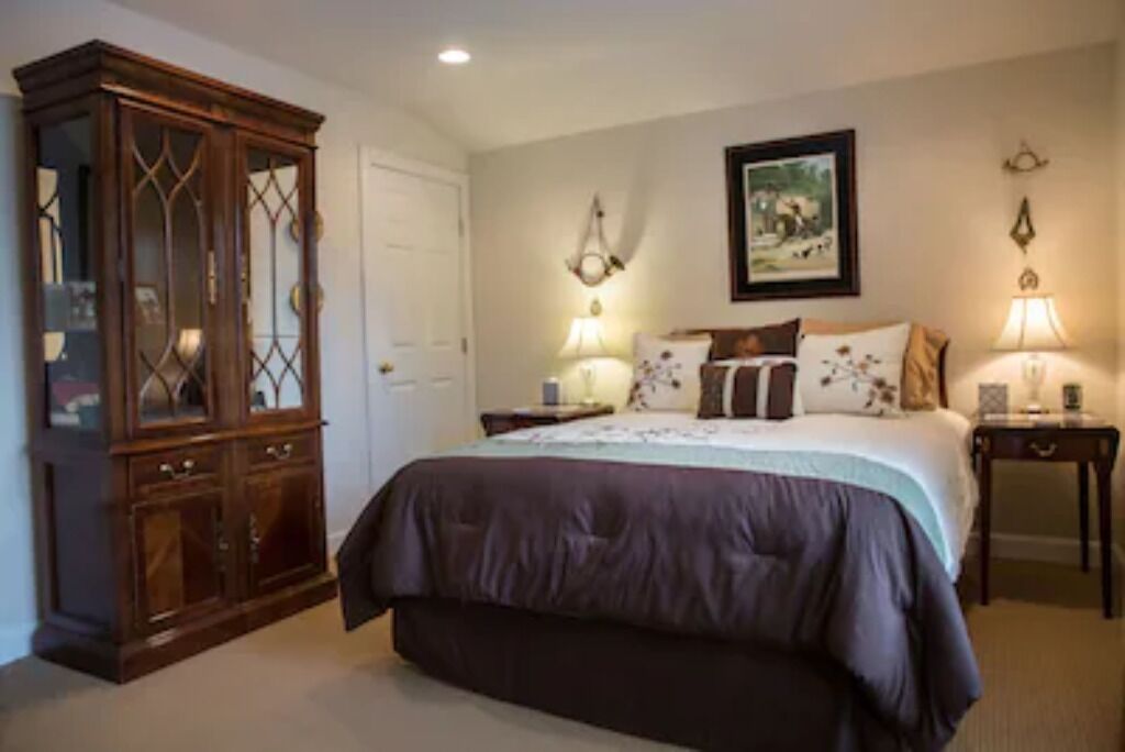 ROMANTIC GETAWAY FOR  FALL 