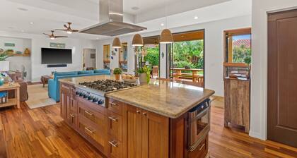 Custom Home Walking Distance to the Grand Hyatt and Shipwreck Beach
