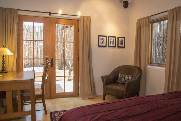 2 bedrooms, desk, iron/ironing board, free WiFi