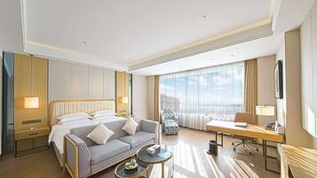 Minibar, két bảo mật tại phòng, bàn, bàn ủi/dụng cụ ủi quần áo