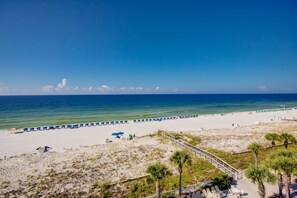 On the beach - Azure 218 ~ Massive 4BR/3BA Beachfront Corner Condo ~ Sleeps 12 (Fort Walton Beach)