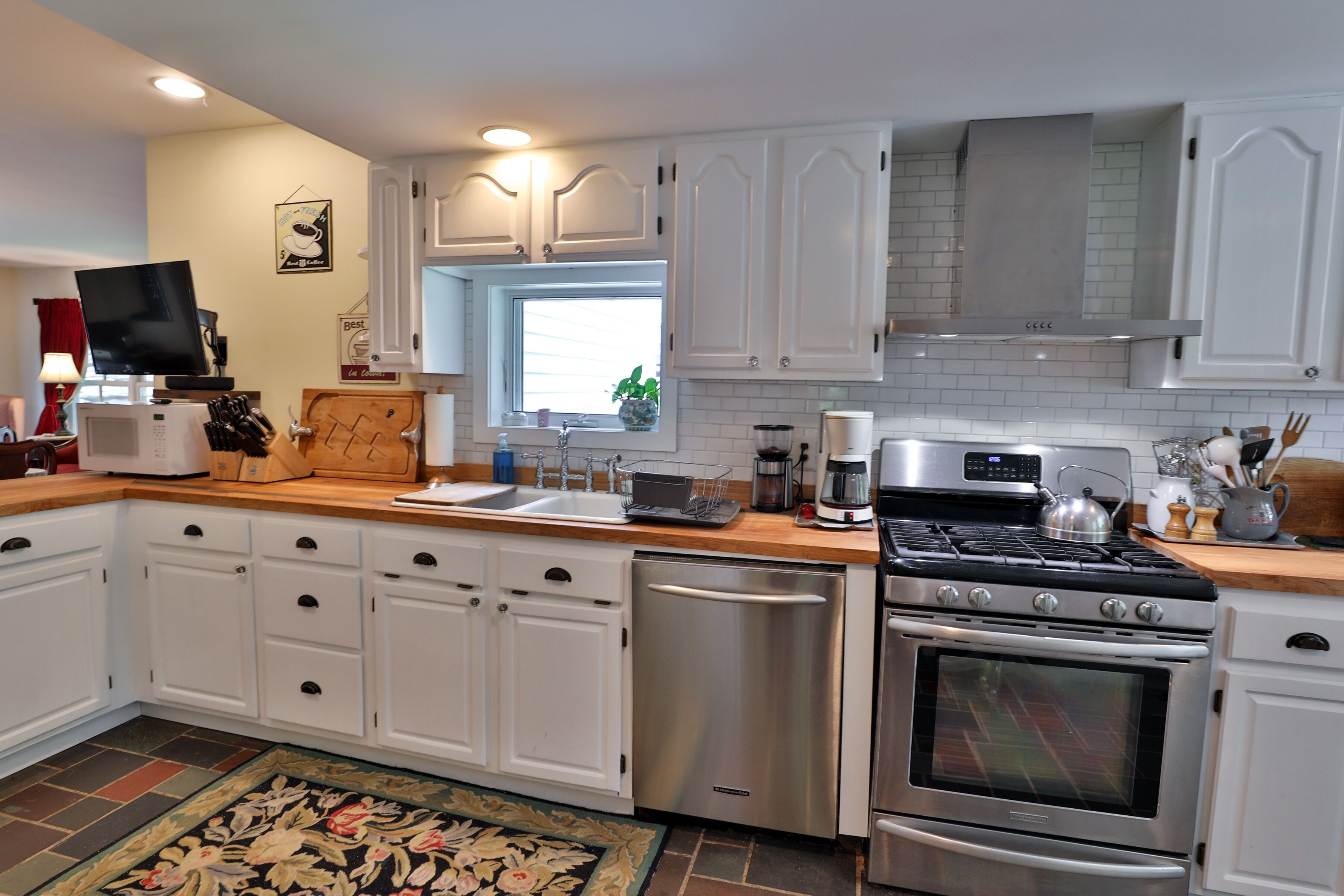 1878 Farmhouse near Phoenicia/Fast Wi-Fi - 10 minutes from Belleayre Mt.