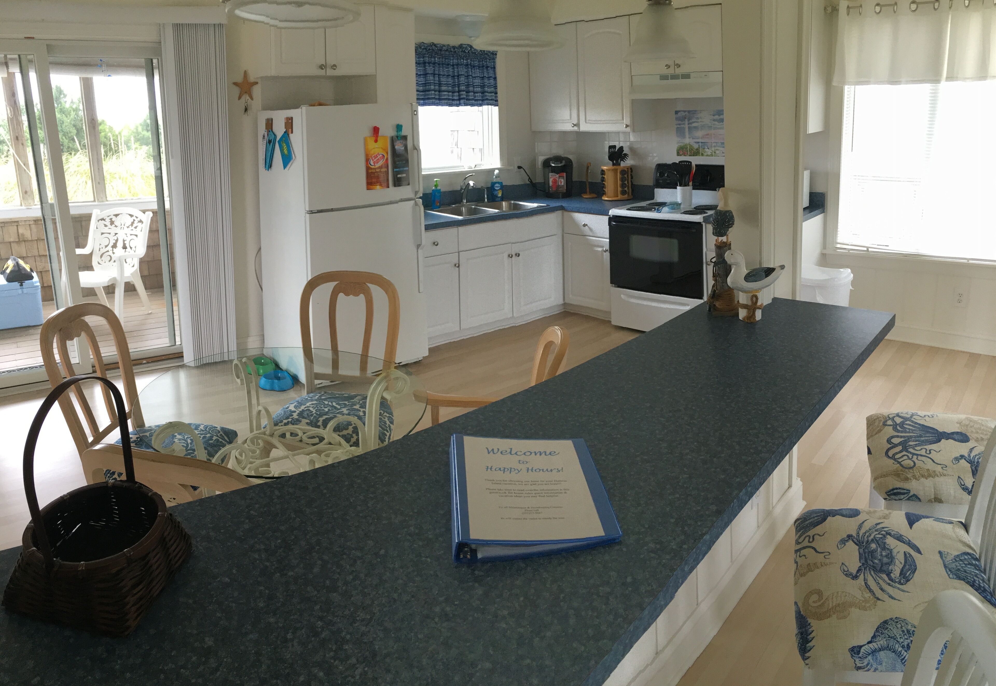 Beautiful Sunsets, Short walk to the Beach, Pet Friendly!