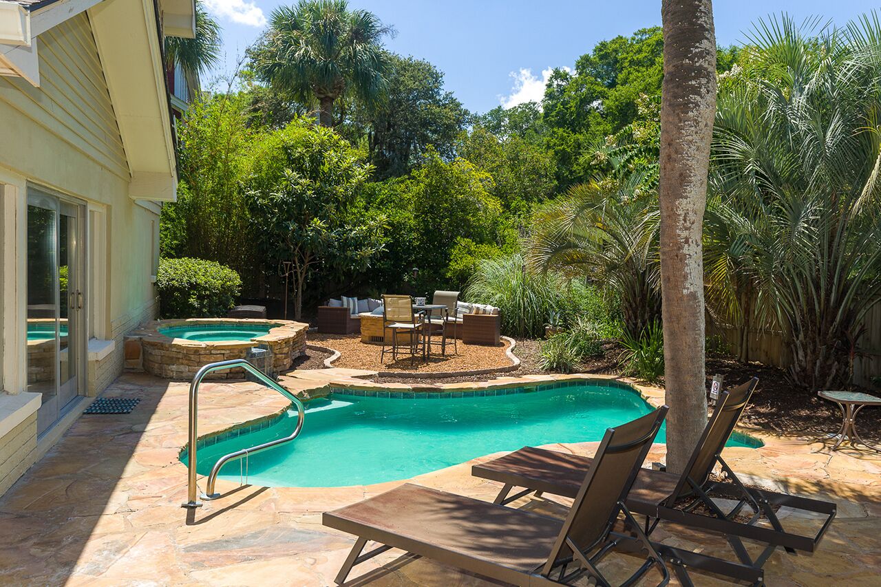 Magnificent House with Lagoon Private Pool, Game Room, Steps from Beach!