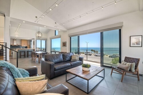 Seaside Entire Home - 4 bedroom / 3 bath