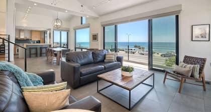 Seaside Entire Home - 4 bedroom / 3 bath