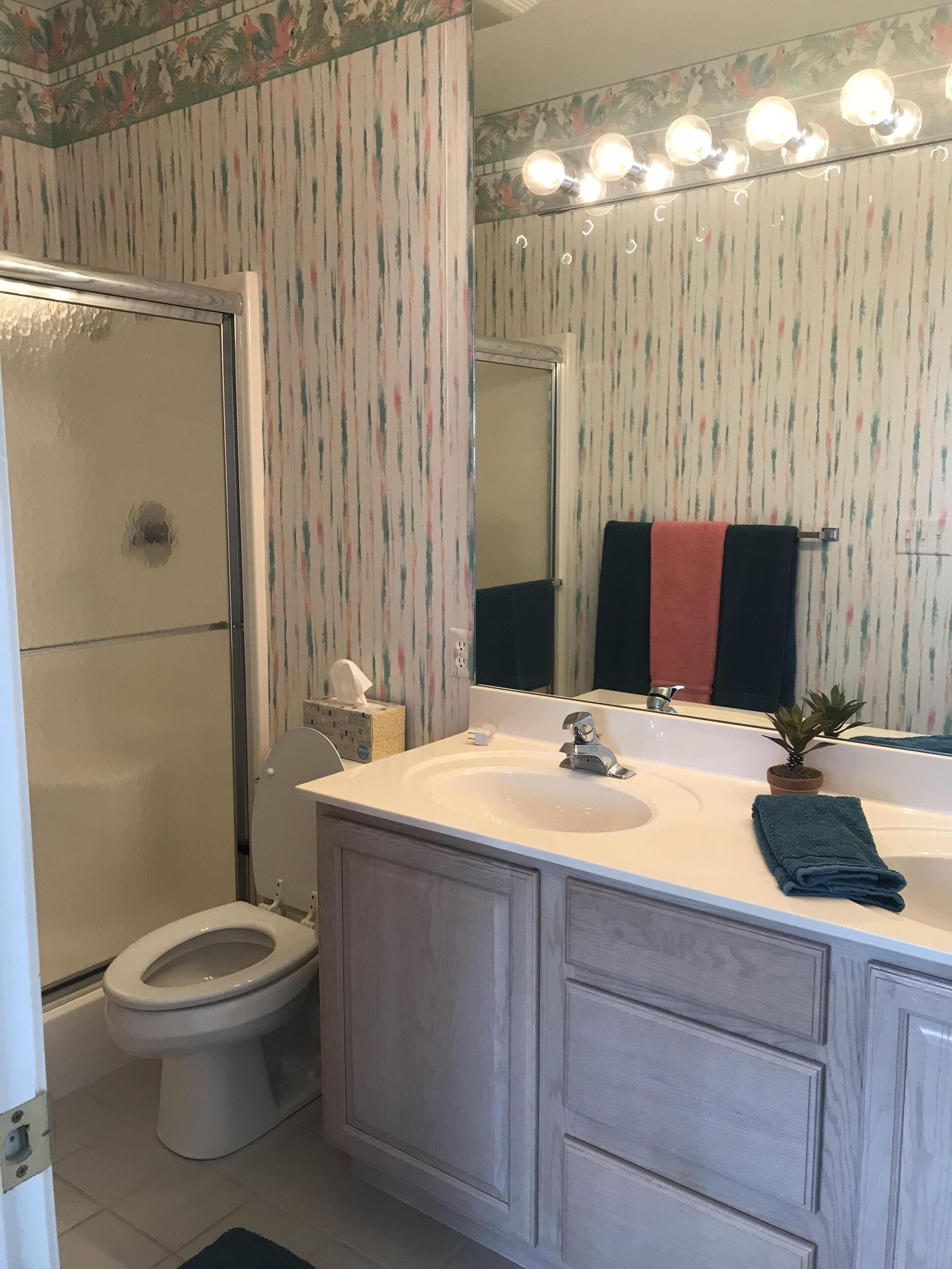 Beautiful condo at Lazy Days with great view, no wake cove, new flooring!