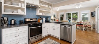 Dog Friendly! Huge Privacy Fenced Backyard! Close to Beaches!