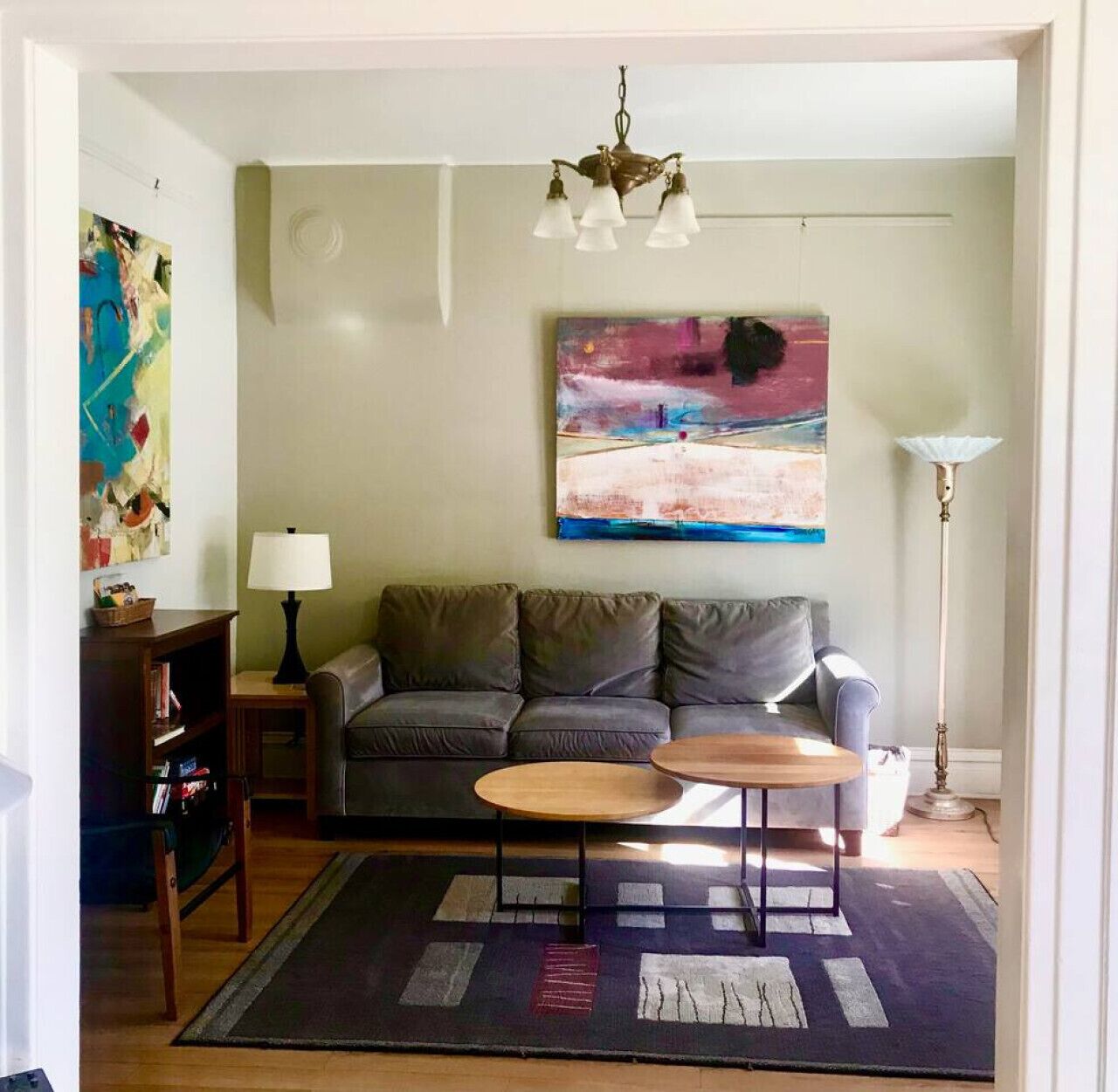 Smart TV, fireplace, DVD player, books