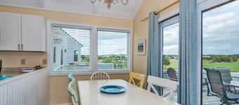 Great 3 Bedroom Villa within walking distance to the BHI Club and Beach! 2-4 Passenger Golf carts!