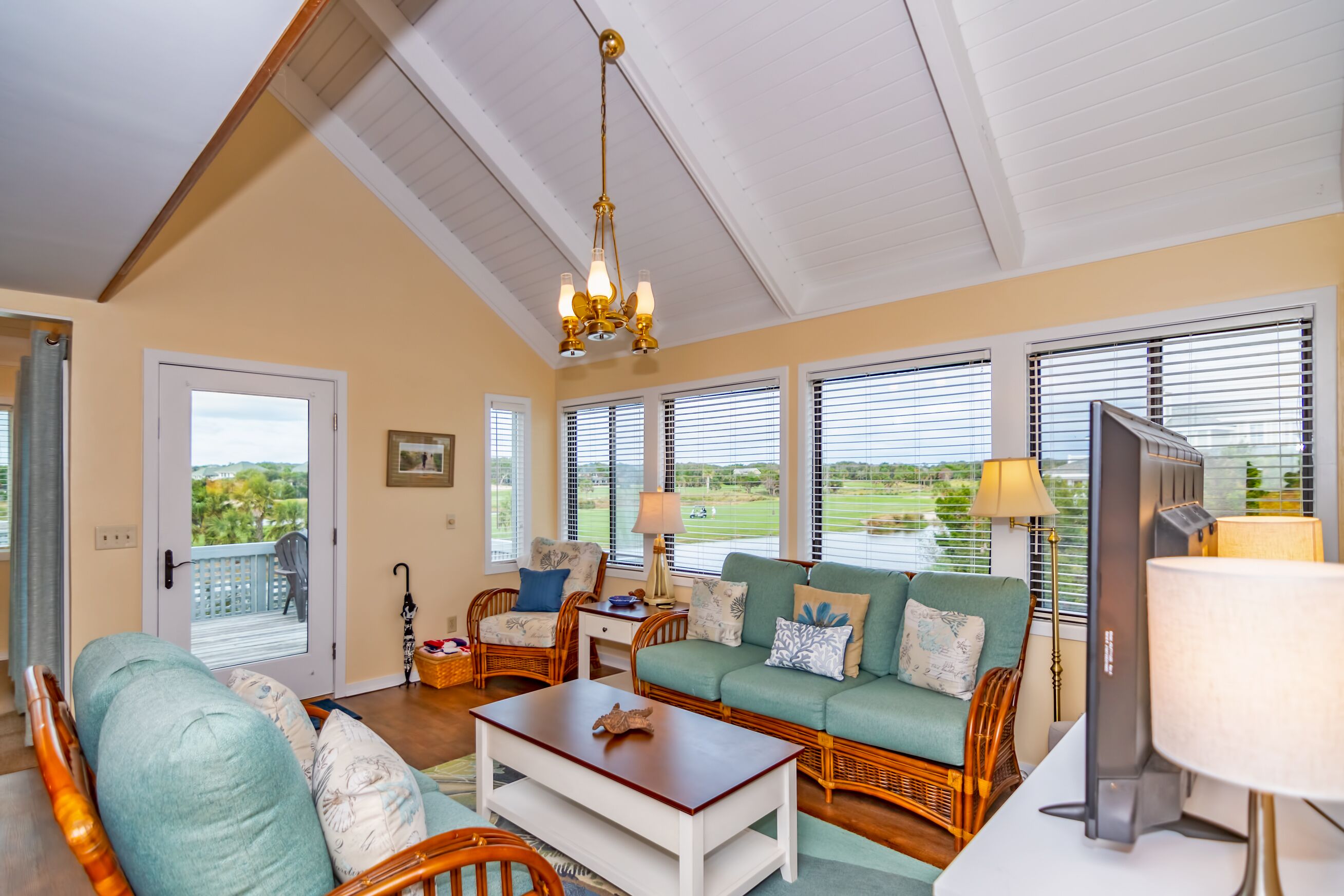 Welcome to Birdwatchers Roost for Baldhead Island