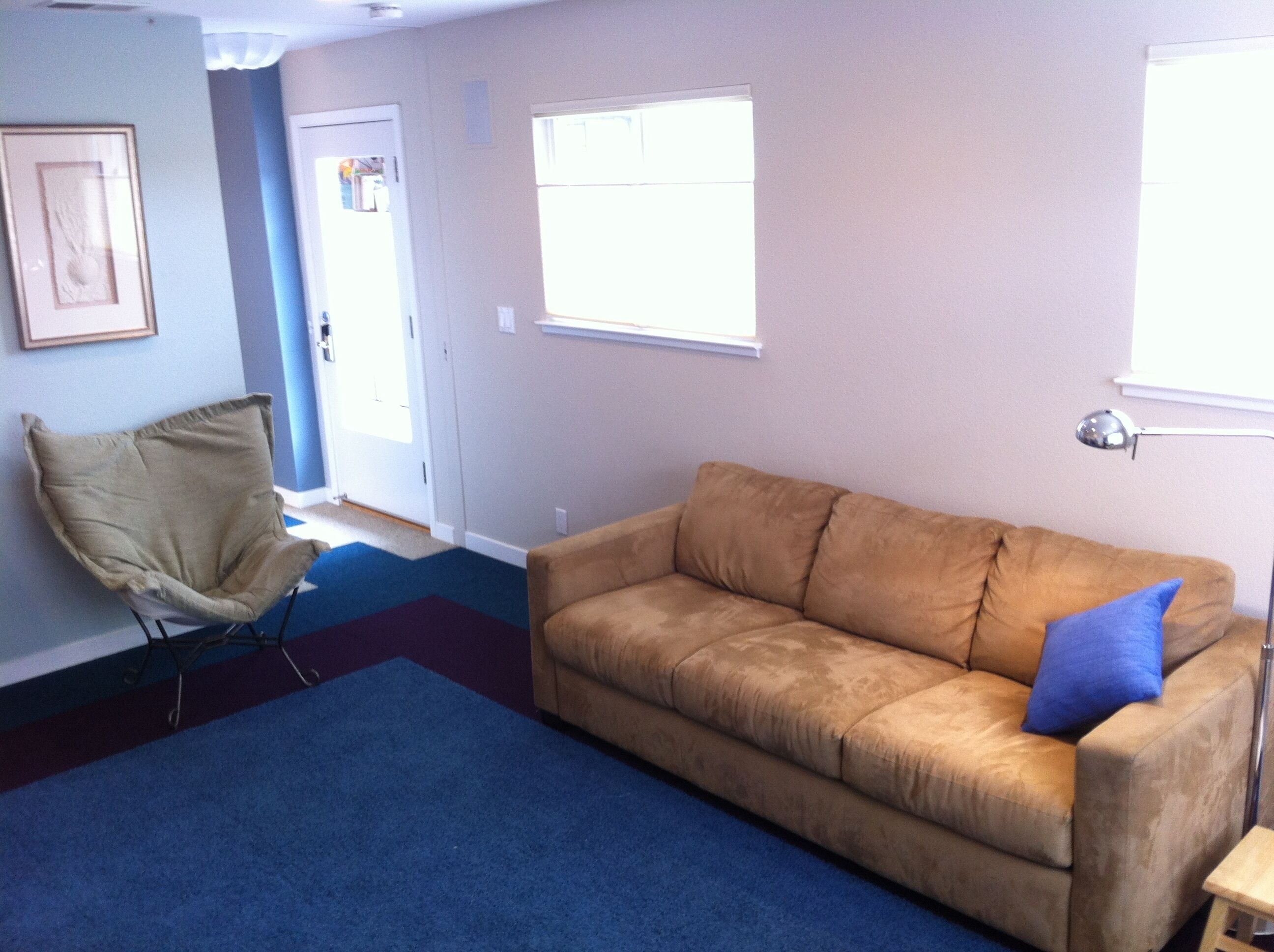 Lovely Remodeled Beach House Next to Ocean, Hiking & Biking. Very Clean!