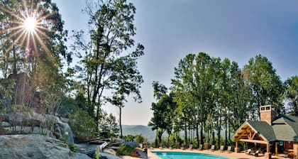 Chalakee Lodge CD-3, cerca de las atracciones de High Country, complejo cerrado con piscinas y más, parrilla de gas integrada en la cubierta con vista a la montaña, 10% de descuento de último minuto - descuento incluido en la cotización en línea