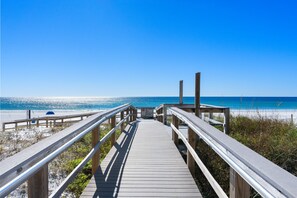 On the beach - Destin West Gulfside 308 ~ Amazing Beach View ~ Free Beach Service! (Fort Walton Beach)