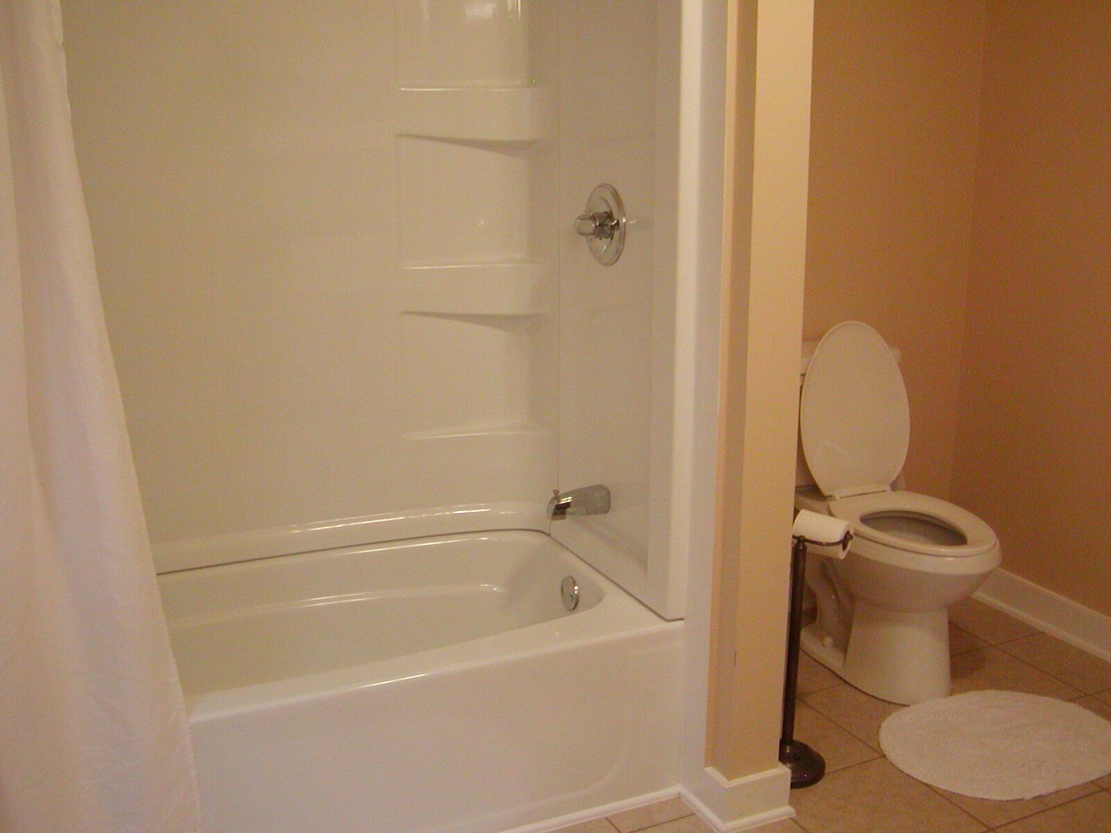 Pet Friendly!  Lakefront Cottage 