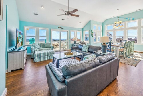 Premier Oceanfront Dog Friendly w/ Pool, Hot Tub, Elevator, Theater and Game Rms