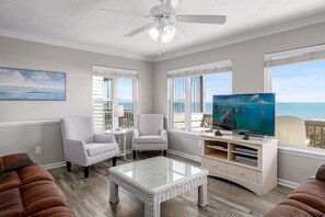 TV, DVD-spiller og bøker