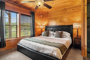 4 bedrooms, iron/ironing board, WiFi (free), bed sheets