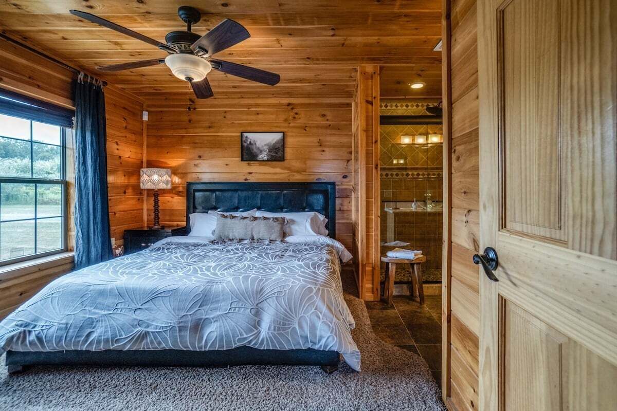 3 chambres, fer et planche à repasser, Wi-Fi gratuit, draps fournis