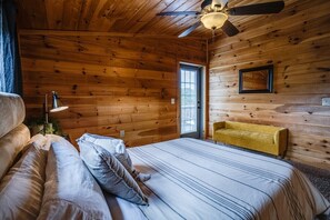 4 soverom, strykejern/-brett, wi-fi (inkludert) og sengetøy