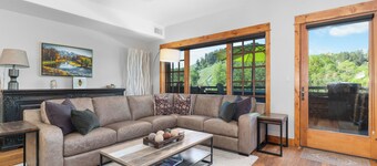 Centro con vista al río y al parque, tranquilo, lujoso, garaje privado. ¡¡Pescar!!