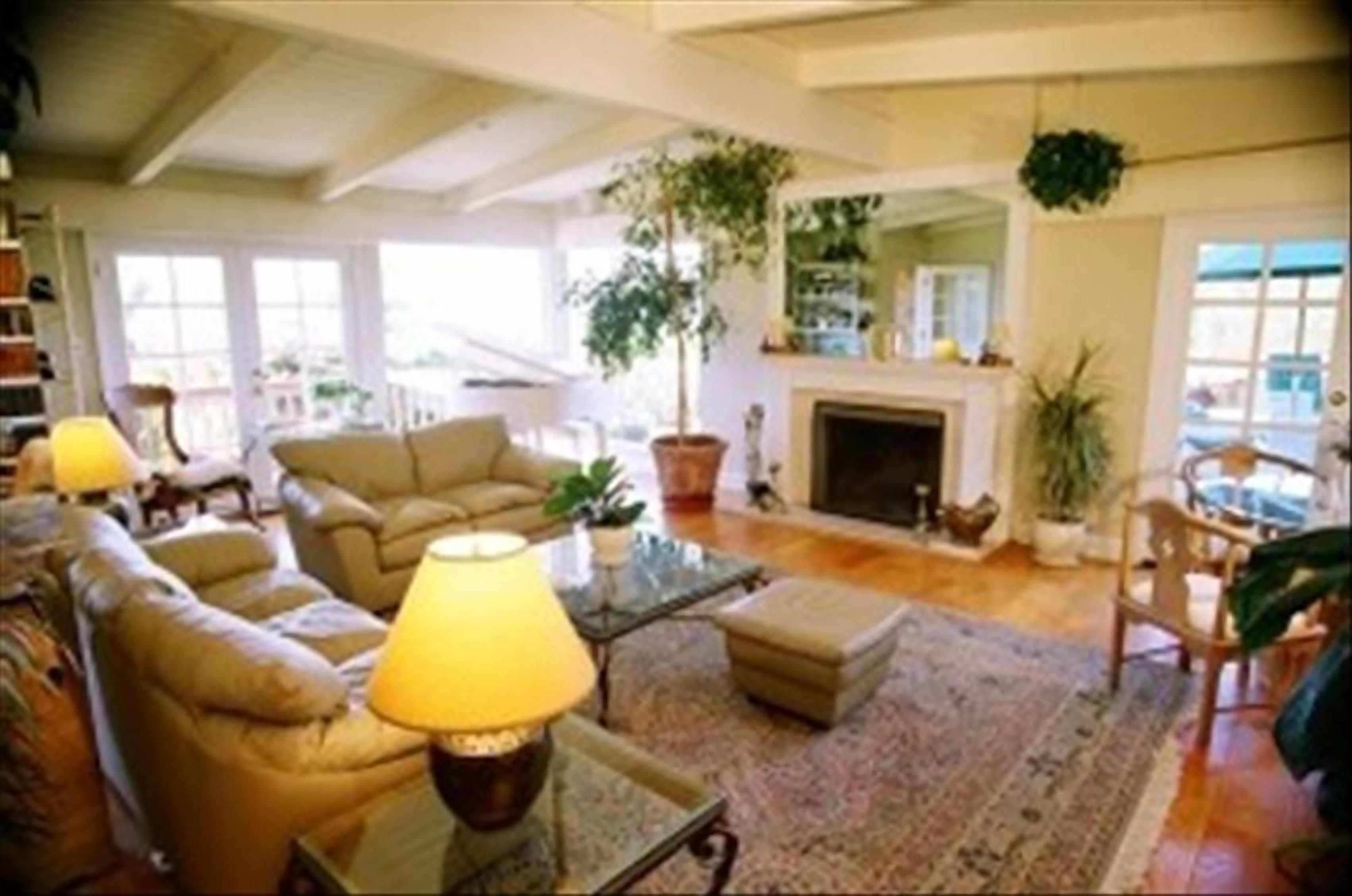 Tiburon . 4BR. 4BA 4000 Sq. Ft. home on pvt. lane close to SF BAY water views