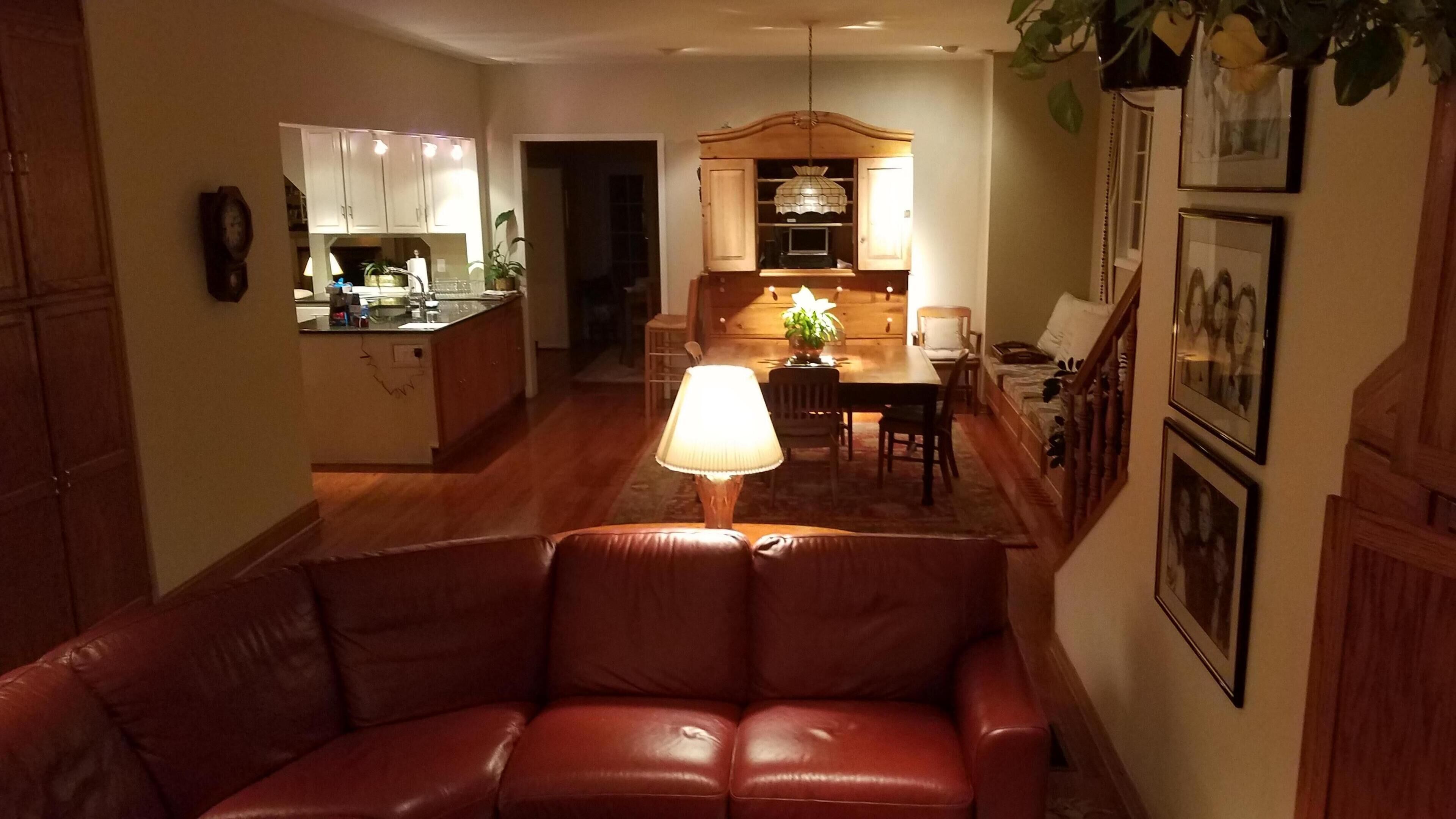 Tiburon . 4BR. 4BA 4000 Sq. Ft. home on pvt. lane close to SF BAY water views