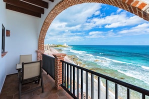 Property grounds - Oceanside Villa "Puebla" with a/c pool in centro      5 min stroll to beach (isla mujeres)