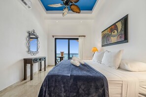 1 bedroom, in-room safe, iron/ironing board, travel cot - Oceanside Villa "Puebla" with a/c pool in centro 5 min stroll to beach (isla mujeres)