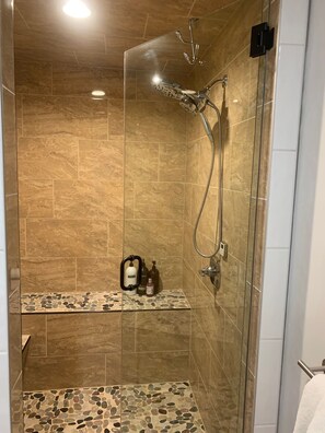Combined shower/tub, hair dryer, bidet, towels - Ski-in, Ski-out, village core residence. (Mountain Village)