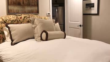 2 bedrooms, iron/ironing board, travel cot, free WiFi