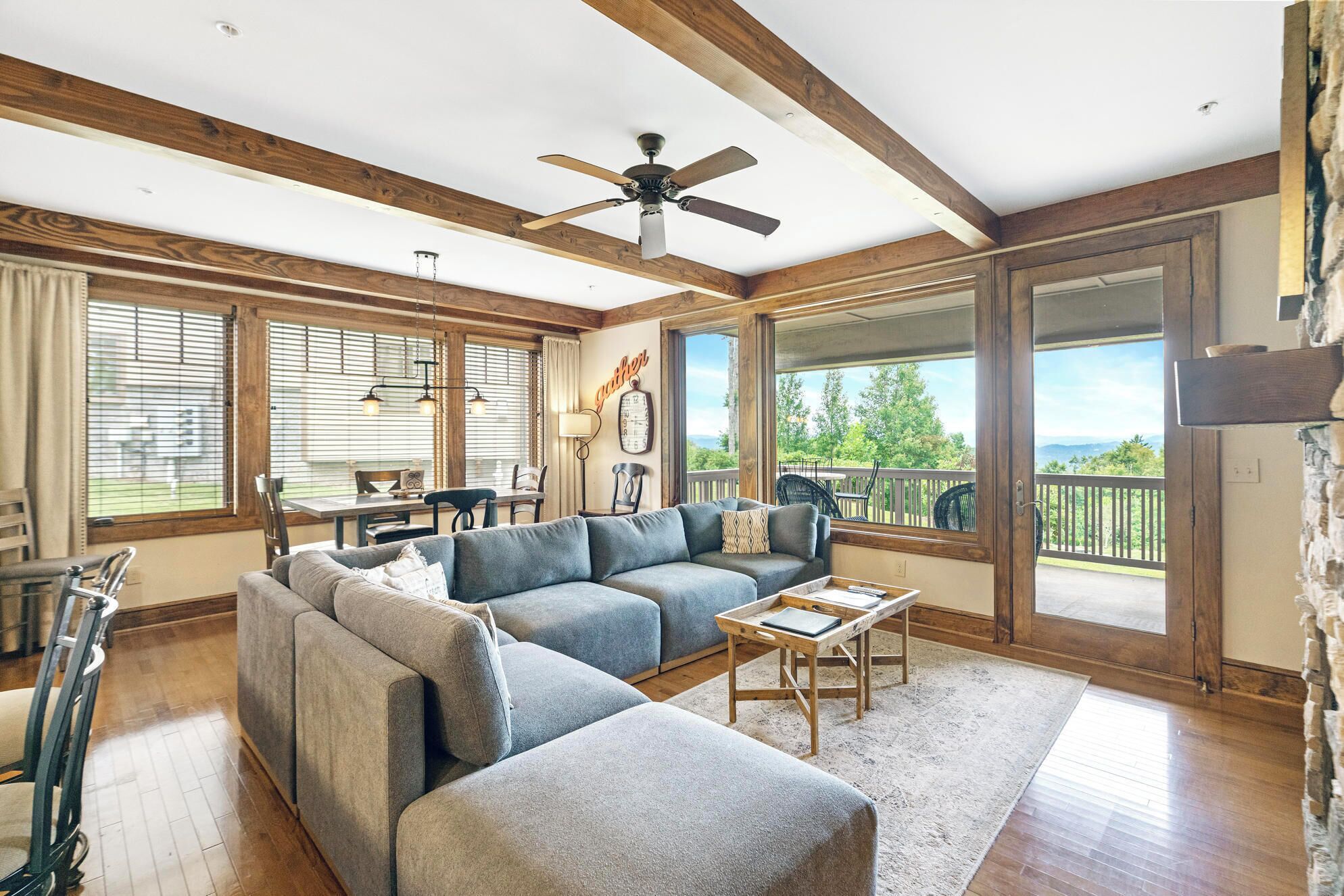 Televisión de pantalla plana 