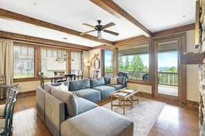 Flat-screen TV - Chalakee Lodge CJ-1- Mountain View, Gated Resort, Indoor/Outdoor Pools & Hot Tub (Boone)