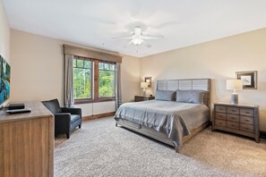 3 多间卧室、熨斗/熨衣板、上网接入、床单