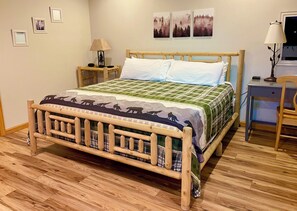 5 bedrooms, desk, iron/ironing board, free WiFi