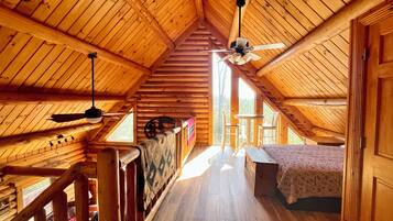 5 bedrooms, desk, iron/ironing board, free WiFi