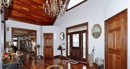 A Must Stay Estate Located by Numerous Wineries & Breweries in Afton, Va