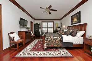 5 bedrooms, iron/ironing board, free WiFi, bed sheets