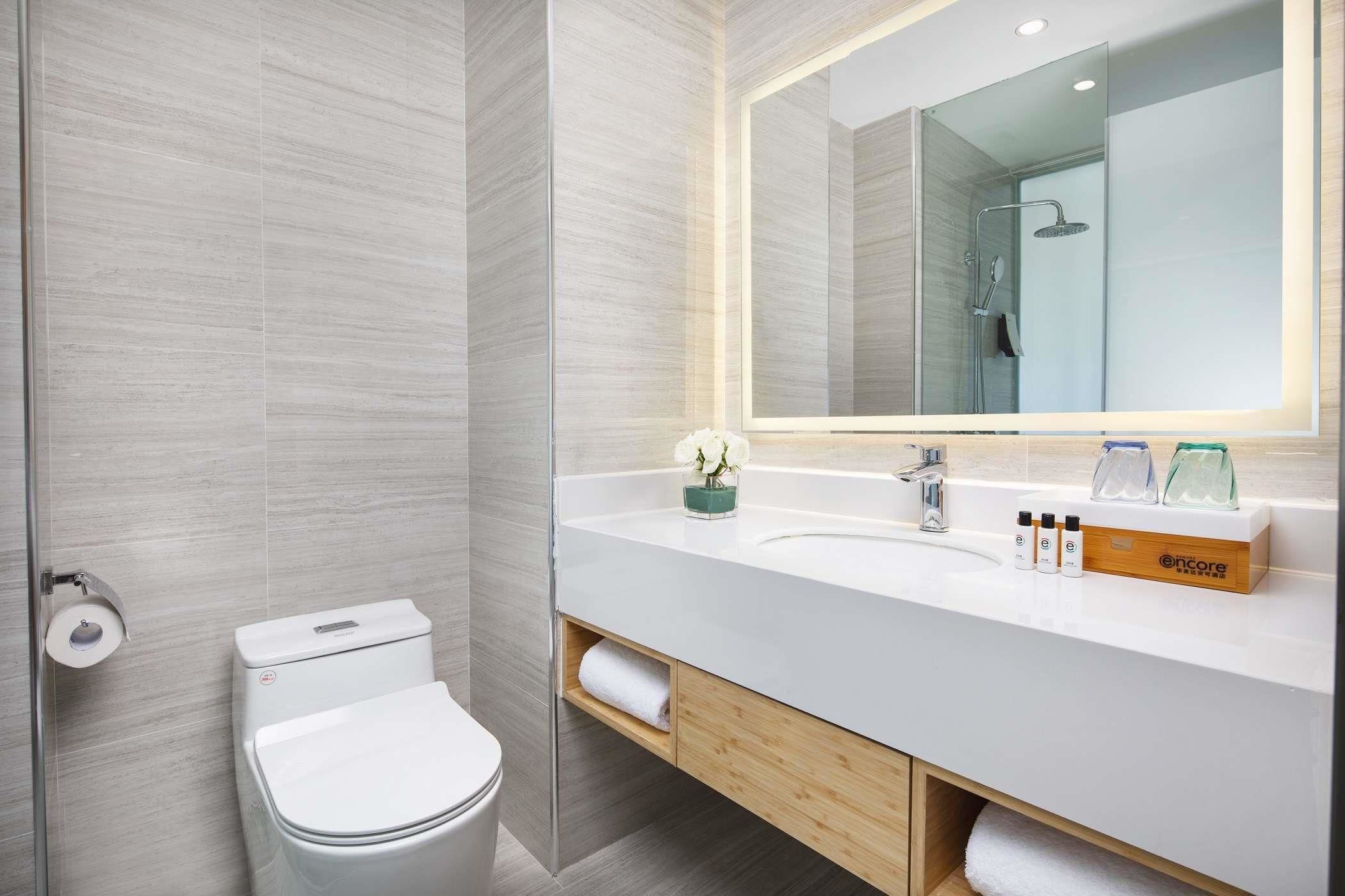 down duvets, minibar, in-room safe, desk