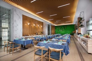 Dining - Ramada Encore Wyndham Linyi (Linyi)