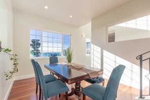 独立别墅 (3 Bedrooms) | 客房内用餐