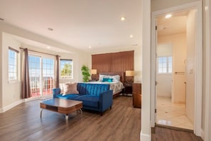 House (3 Bedrooms) | 3 bedrooms, individually decorated, individually furnished, desk