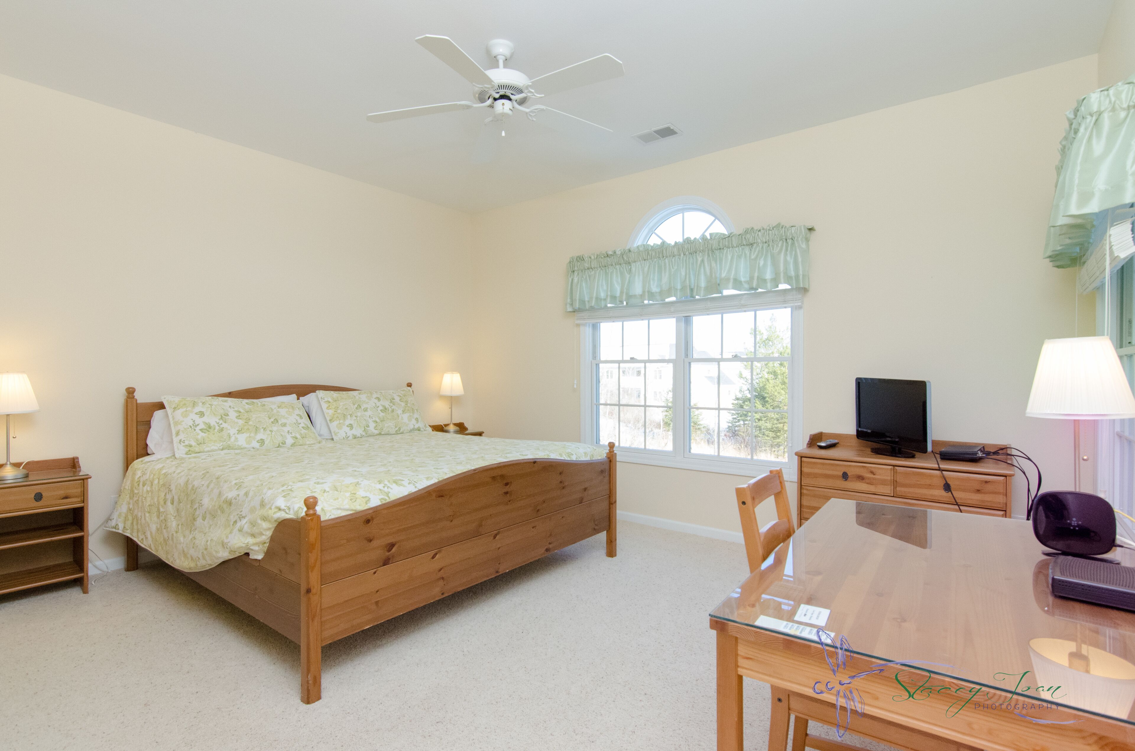 24 Beach & Pool Condo 