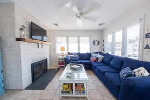 Een smart-tv, videogames, een dvd-speler en boeken