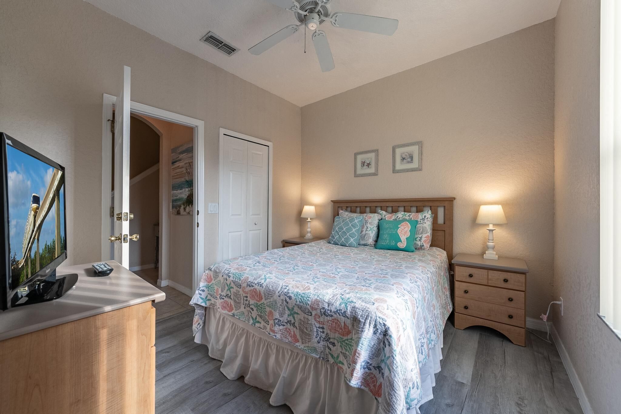 Townhome close to Disney!  Resort Pool/hot tub