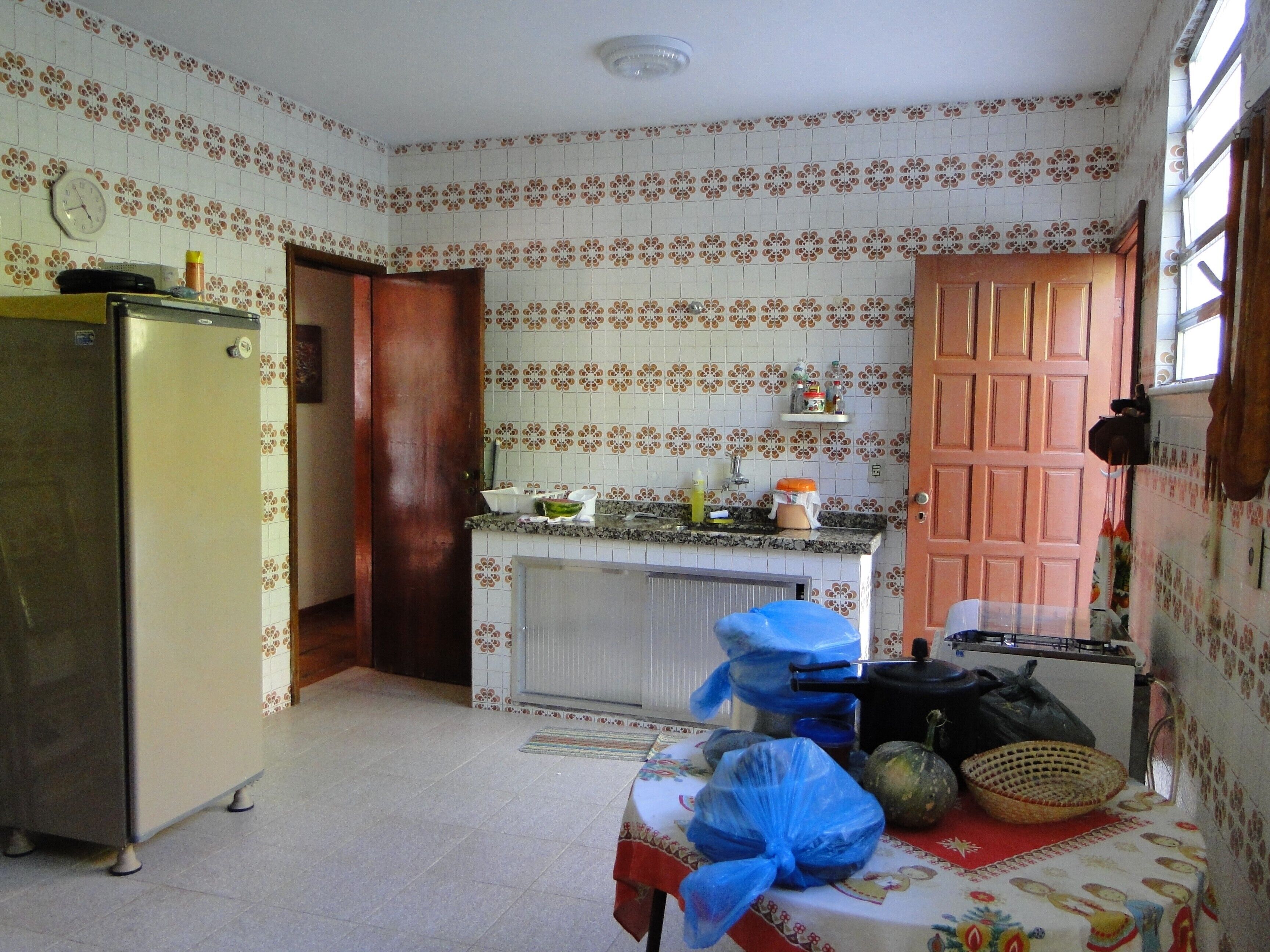 Great beach house, pool, barbecue, just 150 meters from Lagoa